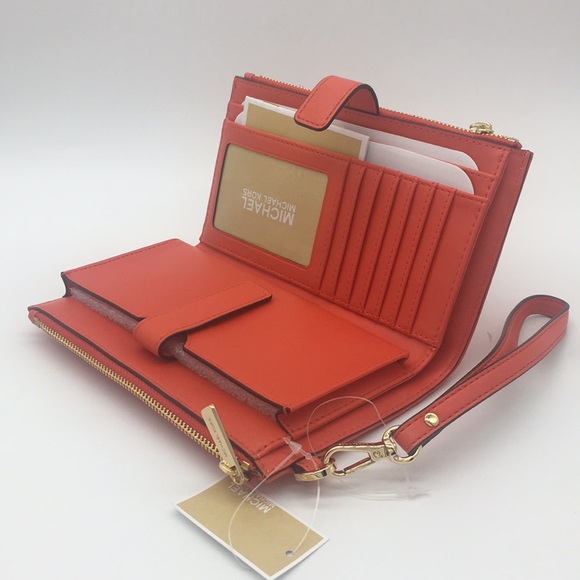 Michael Kors Peyton LG Double Zip Wristlet - Picture 5 of 8